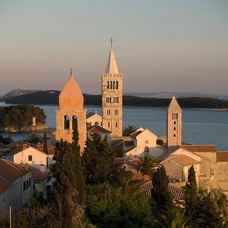 Lux Attic Old Town Rab * Ραμπ