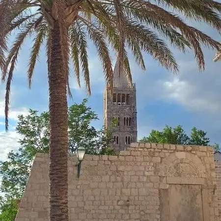 Διαμέρισμα Lux Attic Old Town Rab *