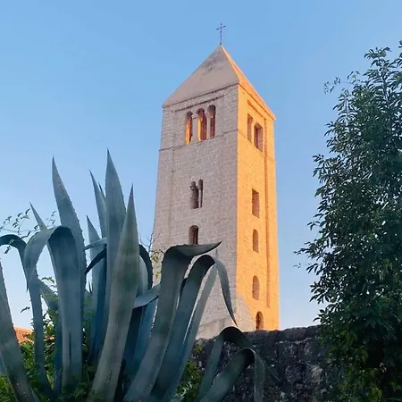 Lux Attic Old Town Rab * Ραμπ